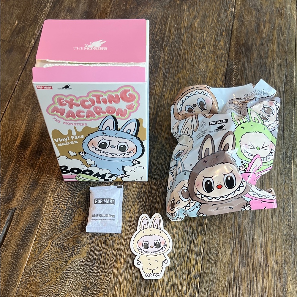 (Sealed Bag) Exciting Macaron Vinyl Face Labubu - Soymilk